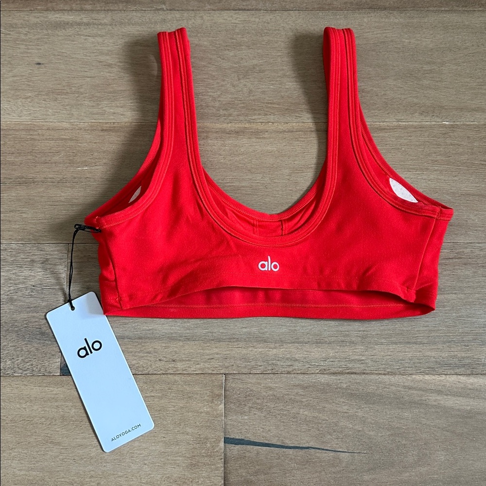 Alo new with tags Alosoft Center Stage Bra Bright red small - Picture 3 of 6